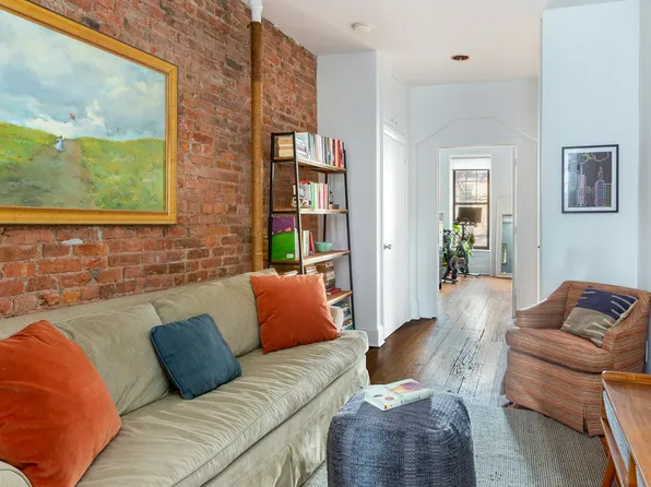 537 Clinton Street image 1 of 6