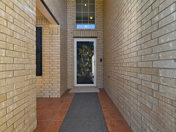2nd image of 22080 Knights Cove Dr