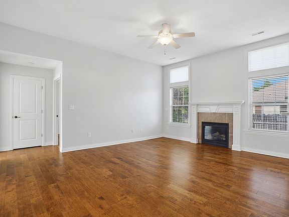 4th image of 3903 Ladue Ct