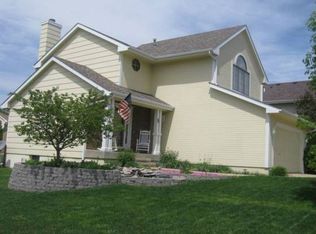 5008 Willowbend Rd NE, Cedar Rapids, IA 52411