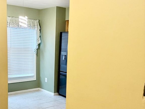 2nd image of 53 Woodledge Ct