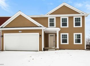 480 Pioneer Trl NE, Cedar Springs, MI 49319