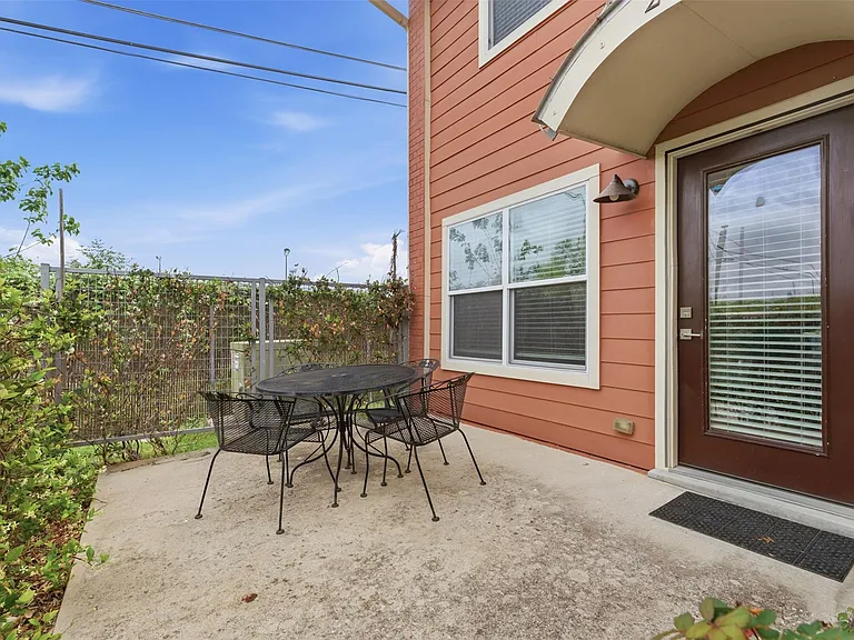 1101 Grove Blvd #201 — Photo 3