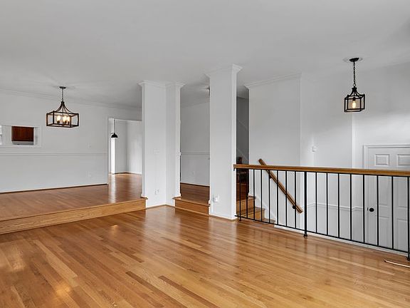 5th image of 123 Gretna Green Ct
