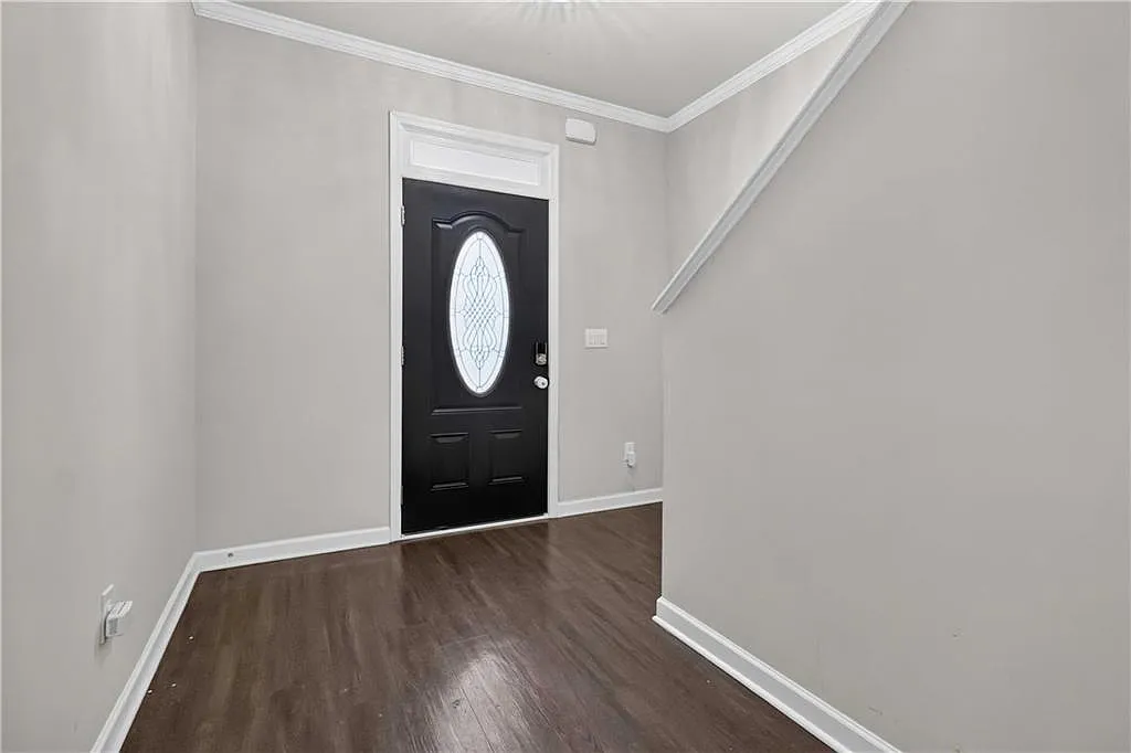 5 bed, 3.0 bath, 2540 sqft, $3,500 — Photo 4