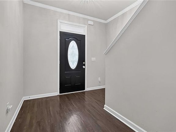 5th image of 3744 Hampshire Walk