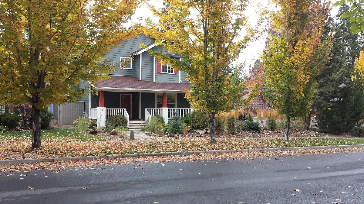 1608 NW Davenport Ave — Photo 4