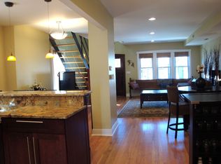 2035 W Dickens Ave, Chicago, IL 60647