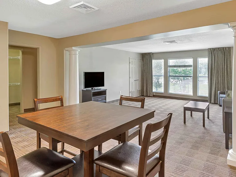 Executive Suite - 1 King Bed
