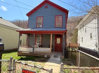 581 Roxbury St, Clifton Forge, VA 24422
