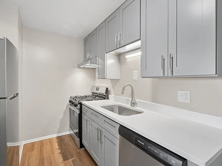 Hoffman Hills Apartments — Photo 38
