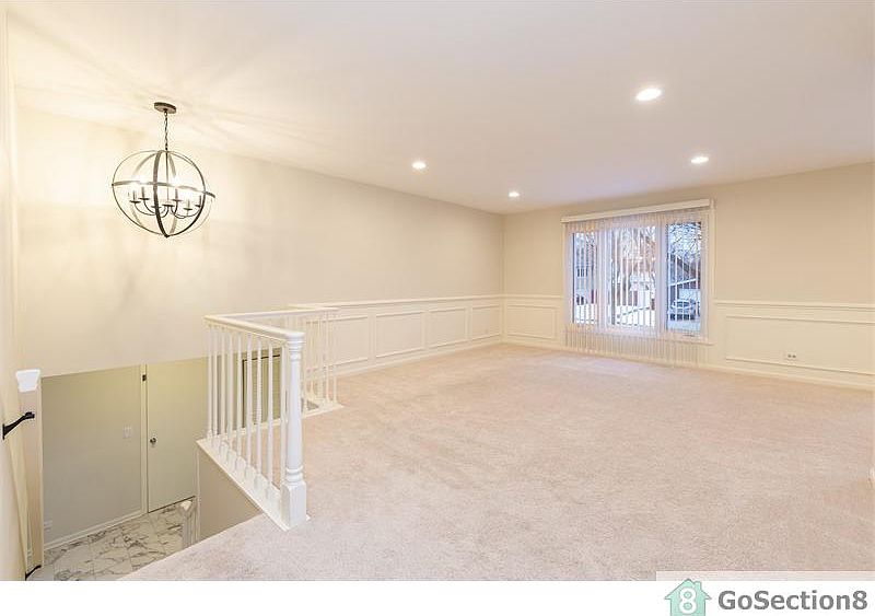 1st image of 255 Sterling Ln