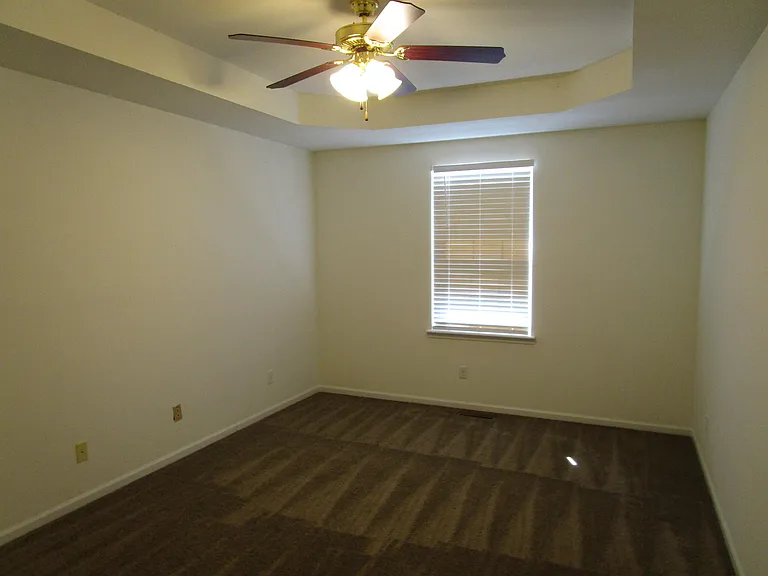 1725 Louise Cir — Photo 21