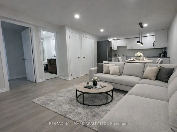 52 Nisbet Dr, Aurora, ON