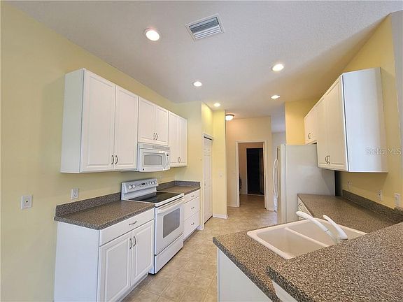 3rd image of 4219 Berwick Dr