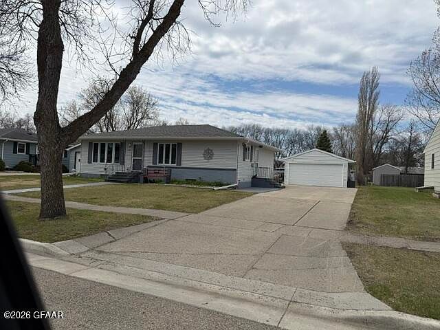 1st image of 1427 Lawler Ave