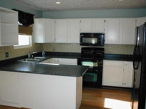 3rd image of 1089 W Shields Ln