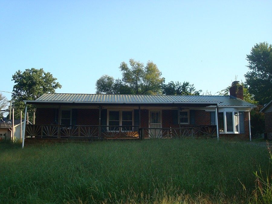 1st image of 310 Greenbrier St