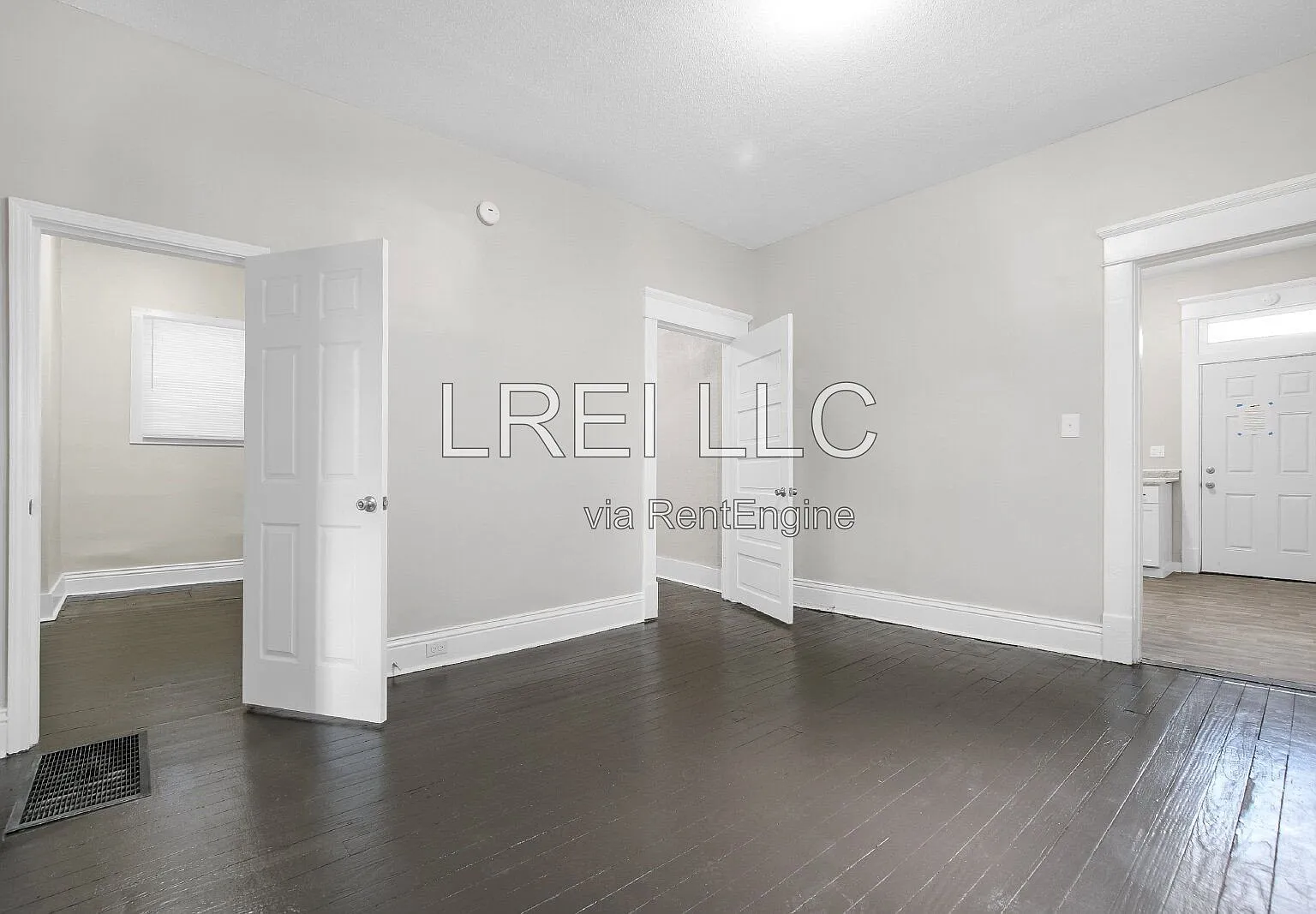 3 bed, 1.0 bath, 1152 sqft, $1,245 — Photo 3
