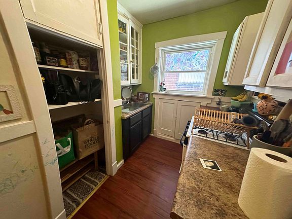 4th image of 3953-55 Fairview Ave APT 1E