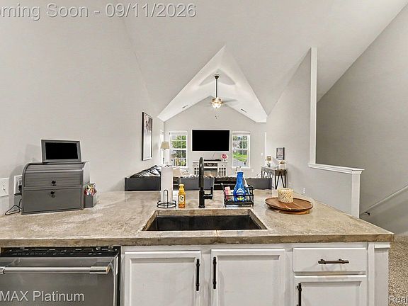 5th image of 578 Olde English Cir