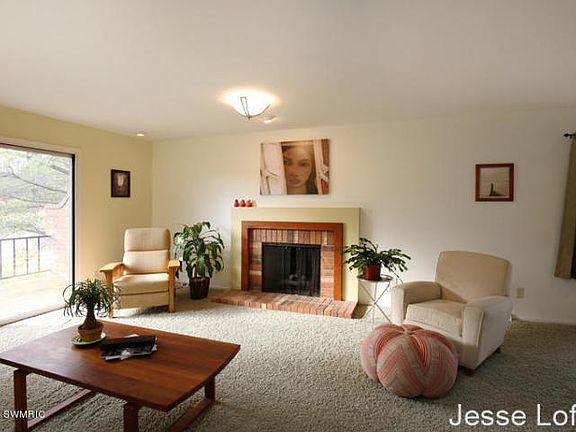 4th image of 6210 Tahoe Dr SE