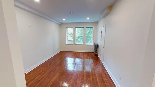 123 Sutherland Rd Photo 1