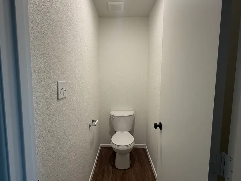 7215 E 44th Ln — Photo 13