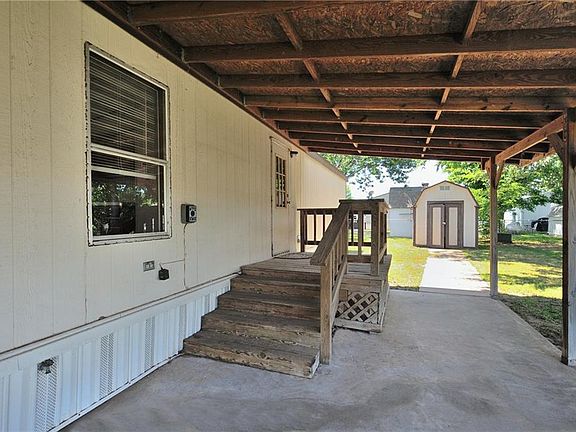 5th image of 209 Harbor View Ct