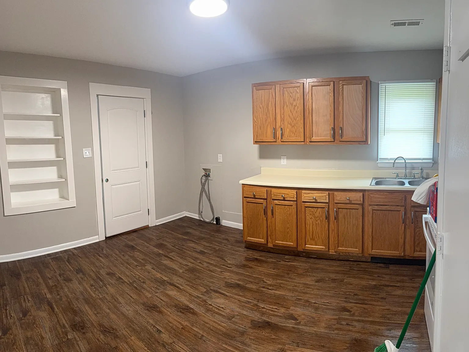 2 bed, 936 sqft, $1,550 — Photo 4