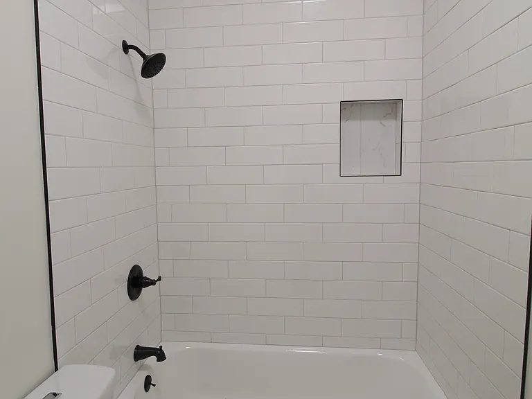 518 Cambridge St — Photo 11