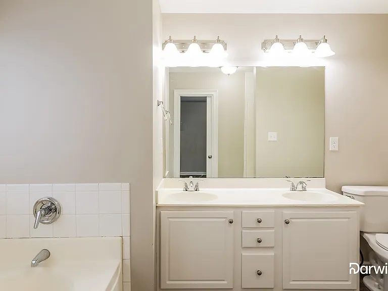 1920 Grayson Oaks Ct — Photo 10