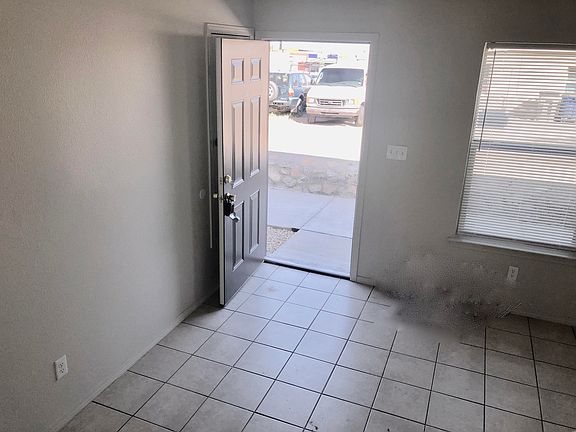 5th image of 3932 Truman Ave #A
