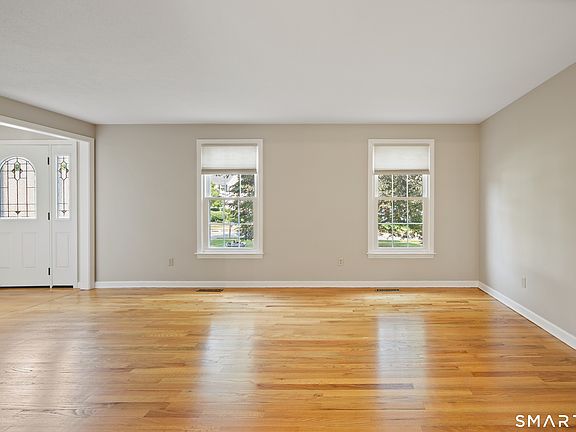 2nd image of 75 Meadow Brook Place