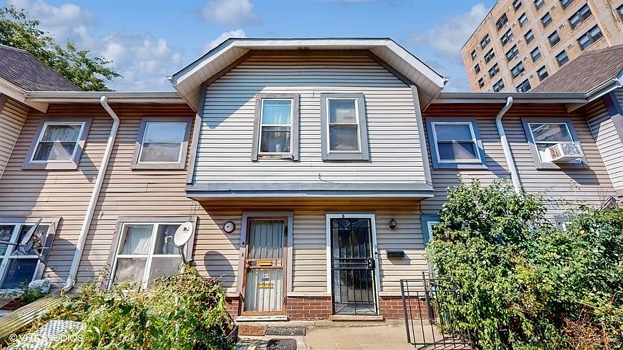 1st image of 5047 N Kenmore Ave APT D