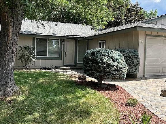 2nd image of 821 Glen Martin Dr