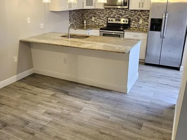 141 Heritage Way SE, West Palm Beach, FL 33407