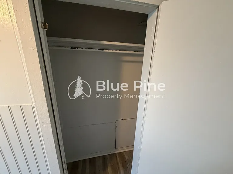 560 Oneida Ave #1 — Photo 6