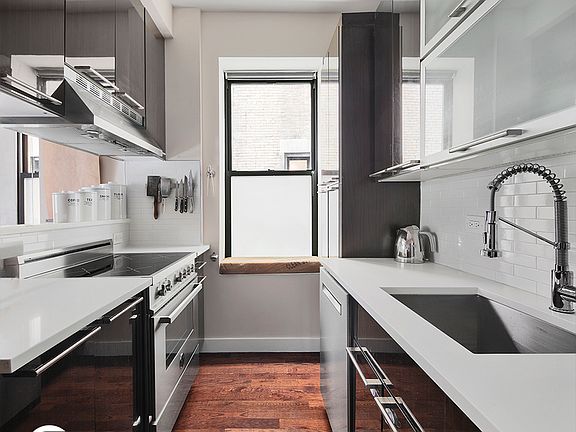 5th image of 4260 Broadway APT 201