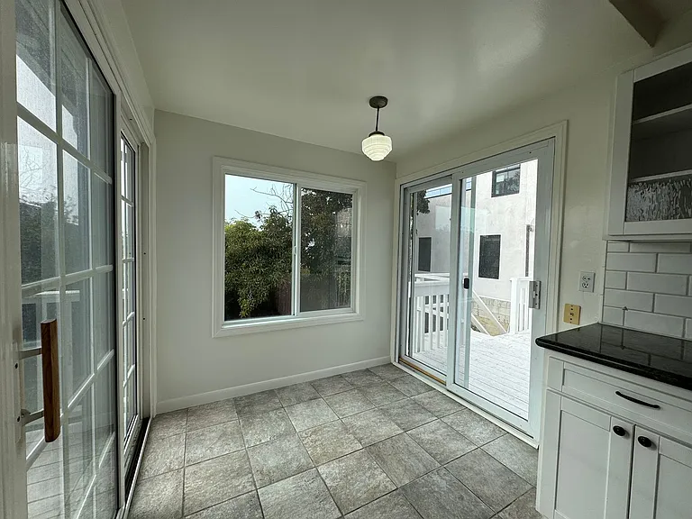 1527 Golden Ave — Photo 36