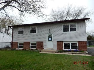 241 Malibu Dr, Bolingbrook, IL 60440