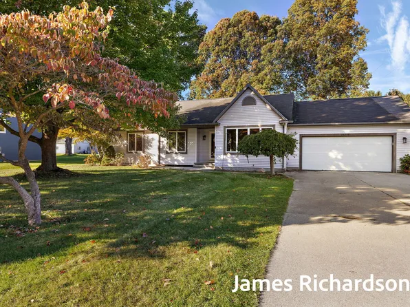 15249 Widgeon Rd, Grand Haven, MI 49417