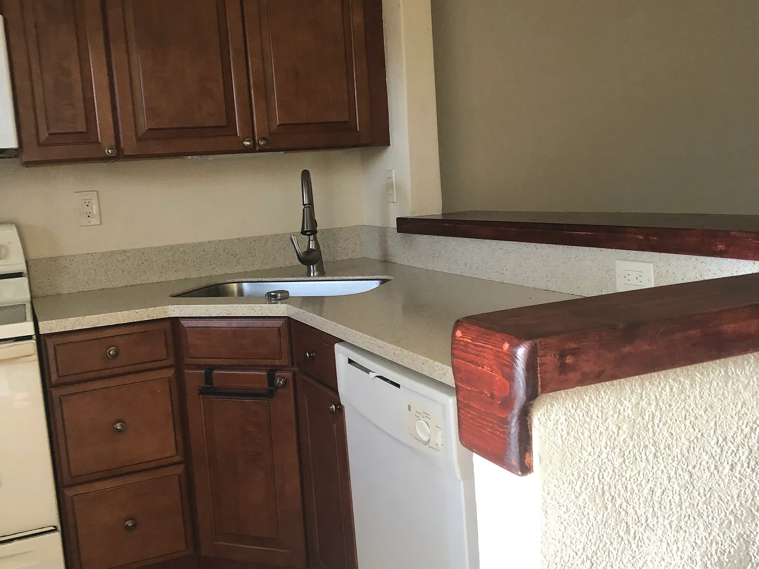 1 bed, 943 sqft, $1,750 — Photo 1