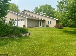 360 Creekview Ct, Baldwin, WI 54002
