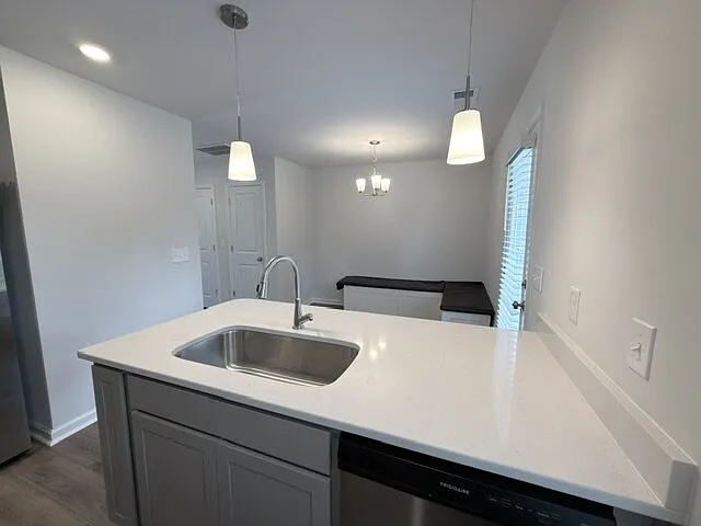 807 Coburg Ln — Photo 13