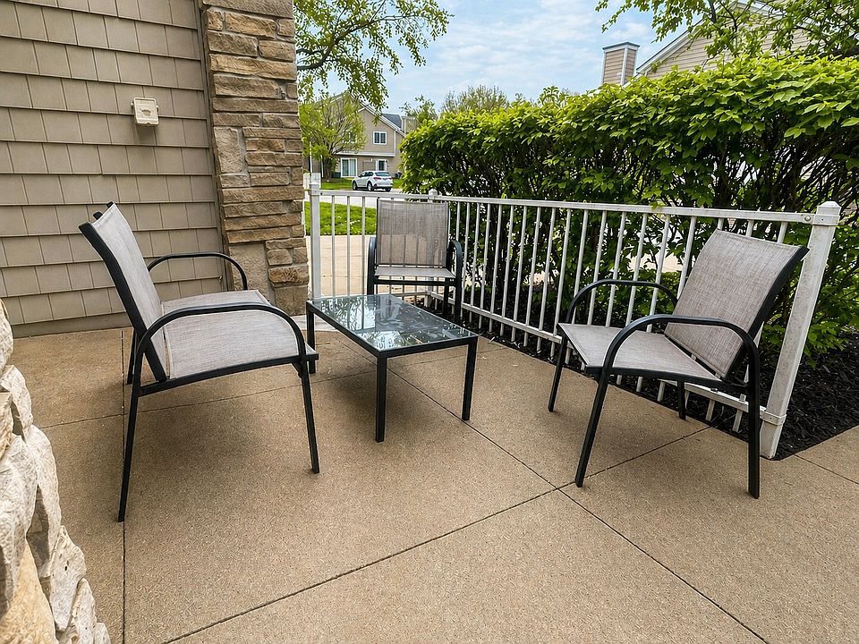 1st image of 811 Burr Oaks Dr Unit 1206