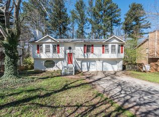 194 Hickory View Dr, Lawrenceville, GA 30046