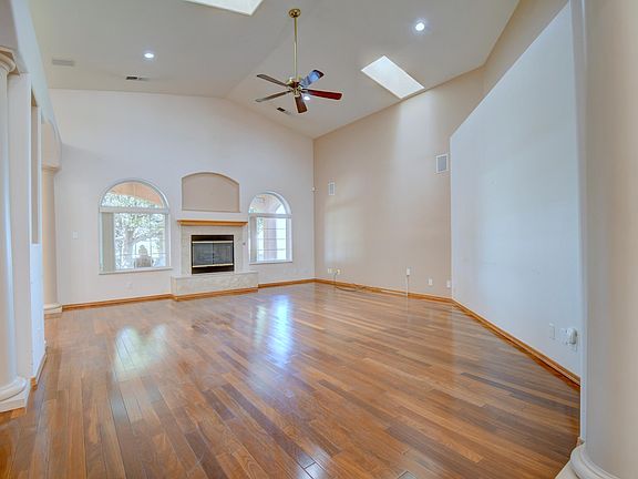 4th image of 12700 Punta De Vista Pl NE