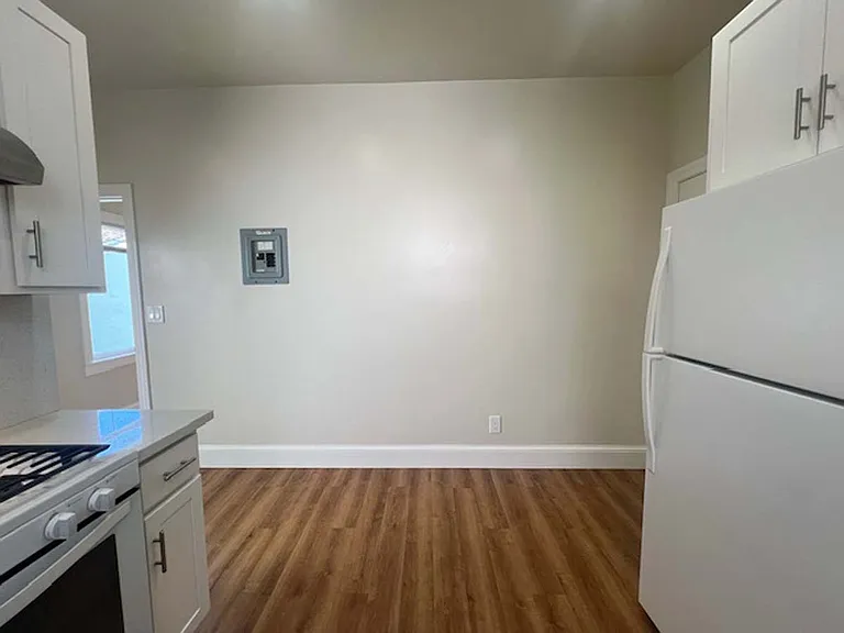 573 Wesley Ave #4 — Photo 46