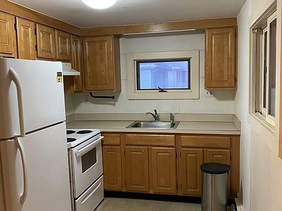 4th image of 12 Farrington St #12